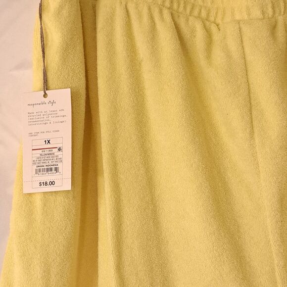 Women's Mid-Rise Pull-On Shorts - A New Day - Yellow Size 1X Target Causal Beach - Picture 6 of 11